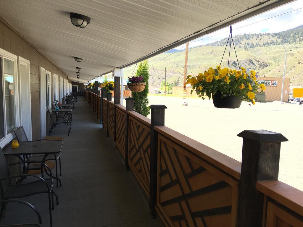 Sunset Motel Cache Creek Exterior foto